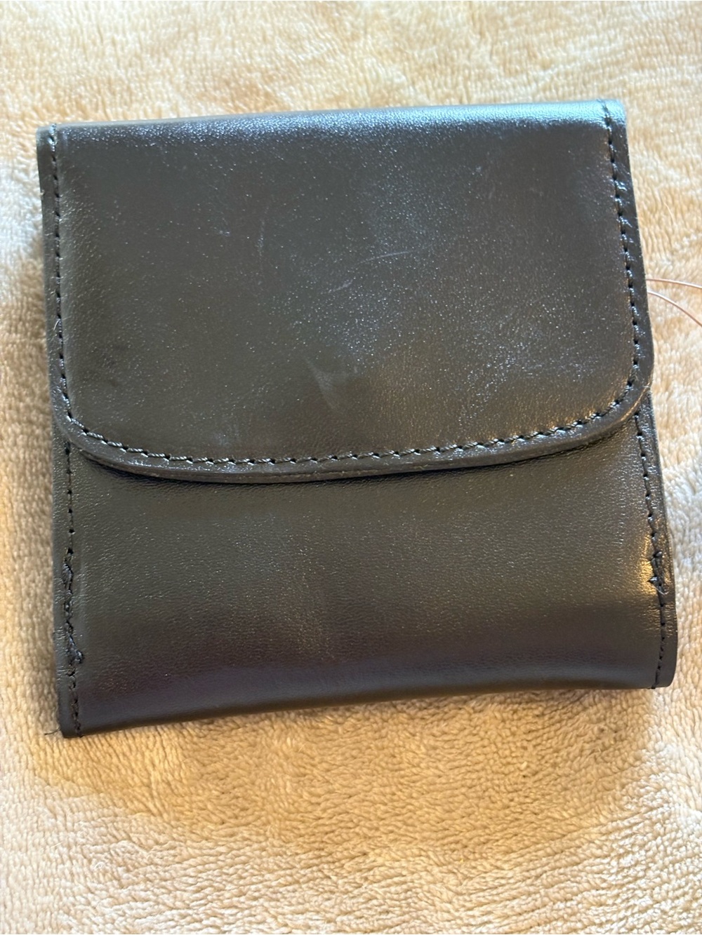 Patricia Nash Black Heritage Astra Leather Wallet - Picture 2 of 4